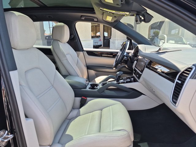Used 2019 Porsche Cayenne E-Hybrid AWD/4WD image 23