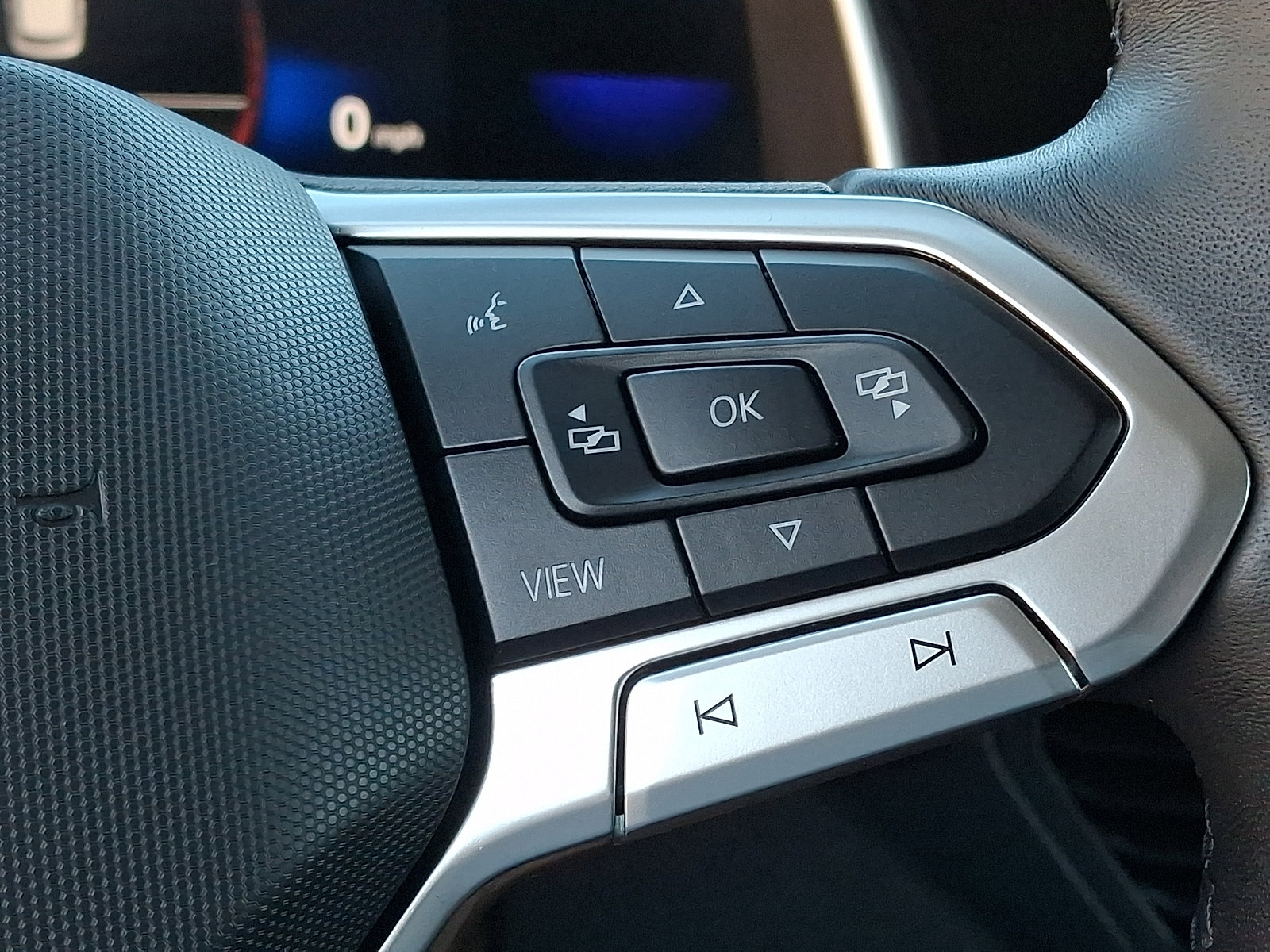 Used 2023 Volkswagen Jetta SE FWD image 23