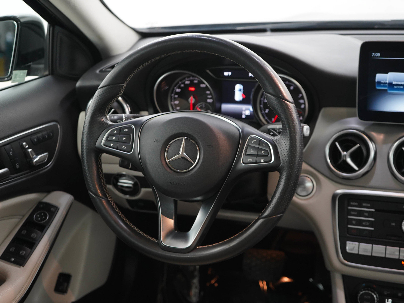 Used 2018 Mercedes-Benz GLA 250 4MATIC image 14