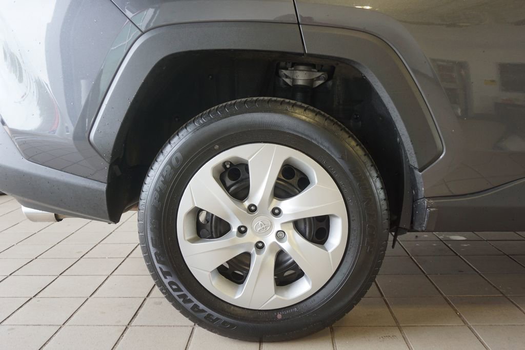 Used 2023 Toyota RAV4 LE AWD/4WD image 29
