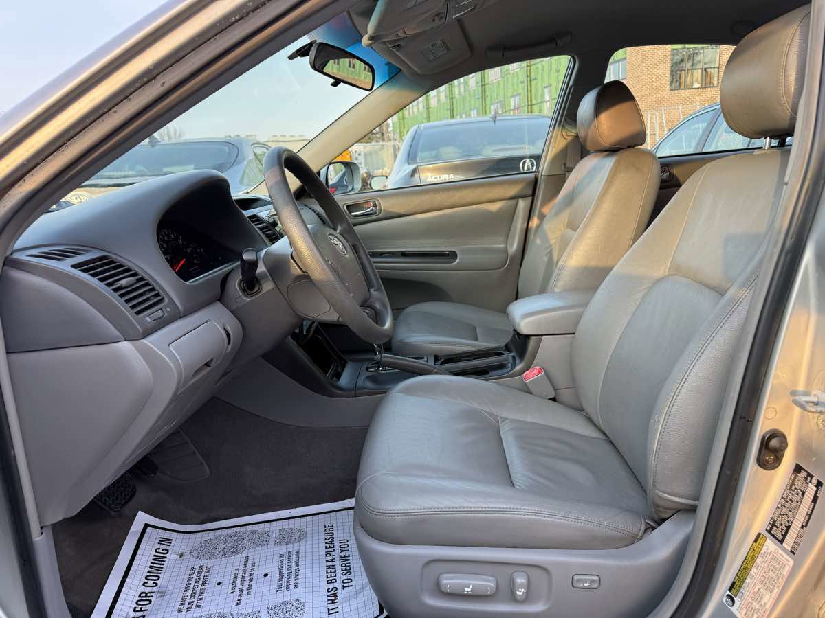 Used 2006 Toyota Camry LE image 11