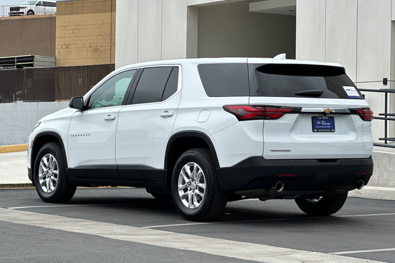 Used 2022 Chevrolet Traverse LS FWD image 5