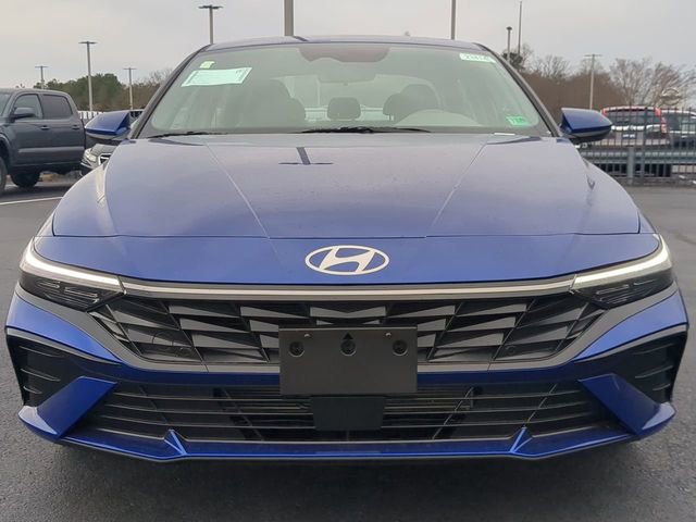 Used 2025 Hyundai Elantra SEL FWD image 8
