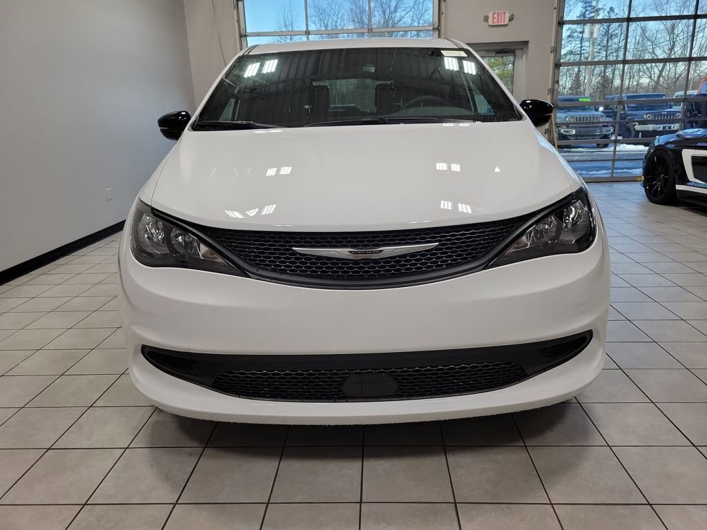 New 2026 Chrysler Voyager LX video 3