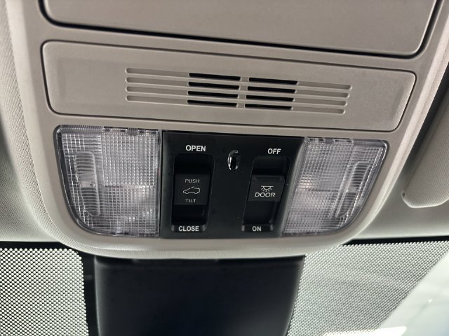Used 2025 Honda Odyssey EX-L image 25
