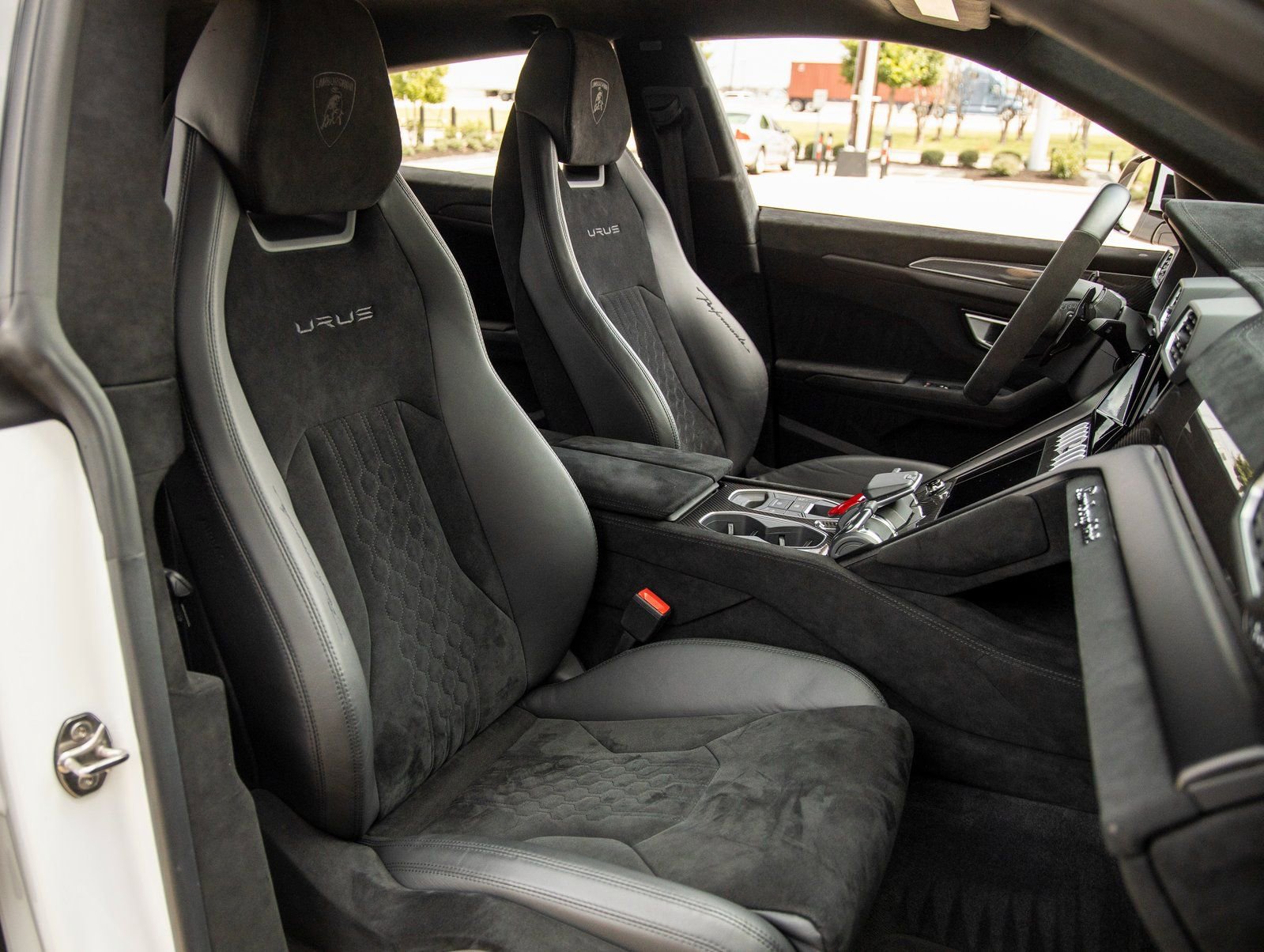 Used 2024 Lamborghini Urus Performante image 48