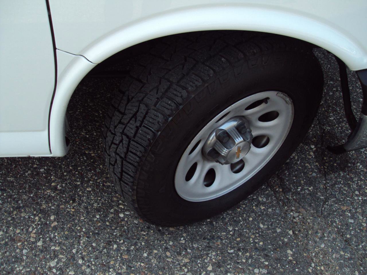 Used 2013 Chevrolet Express 1500 LT w/ LT Preferred Equipment Group AWD/4WD image 30