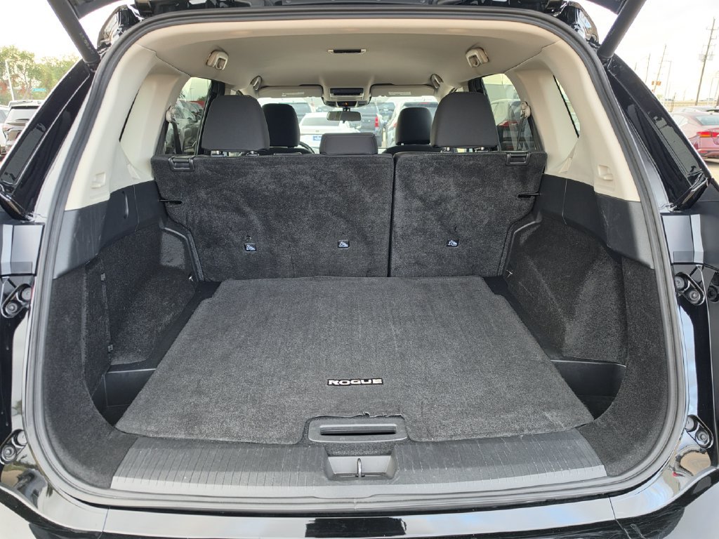 Used 2025 Nissan Rogue SV FWD image 29