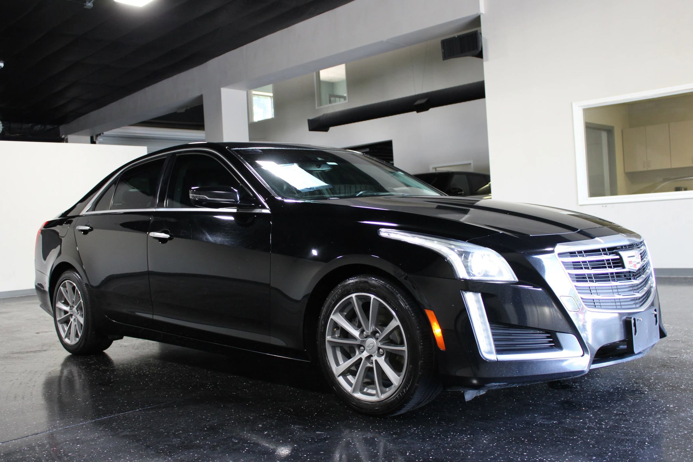 Used 2017 Cadillac CTS Luxury RWD image 1