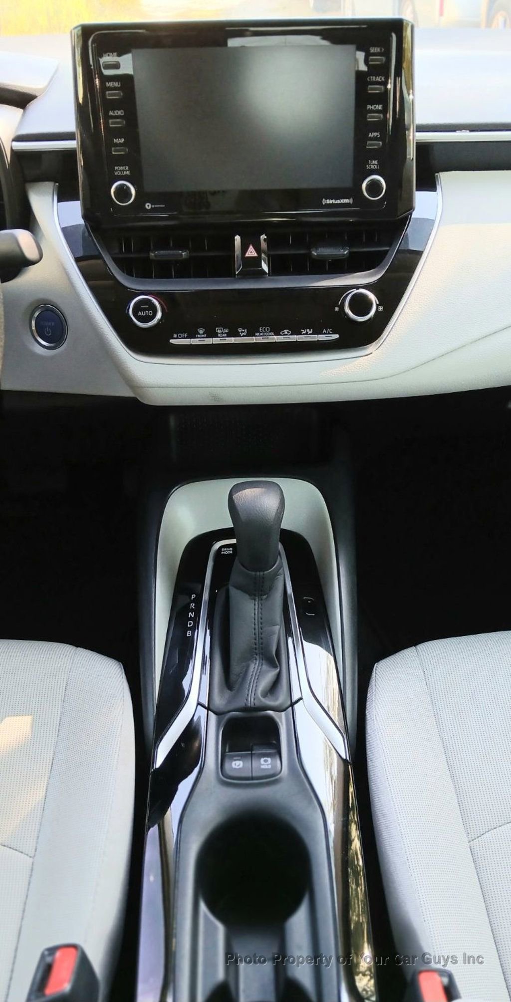 Used 2022 Toyota Corolla LE image 11