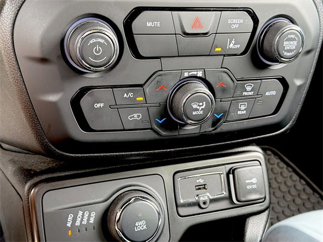 Used 2023 Jeep Renegade Latitude image 15