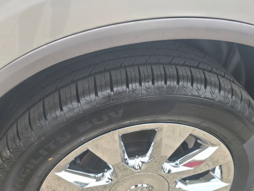 Used 2011 Buick Enclave CXL image 39