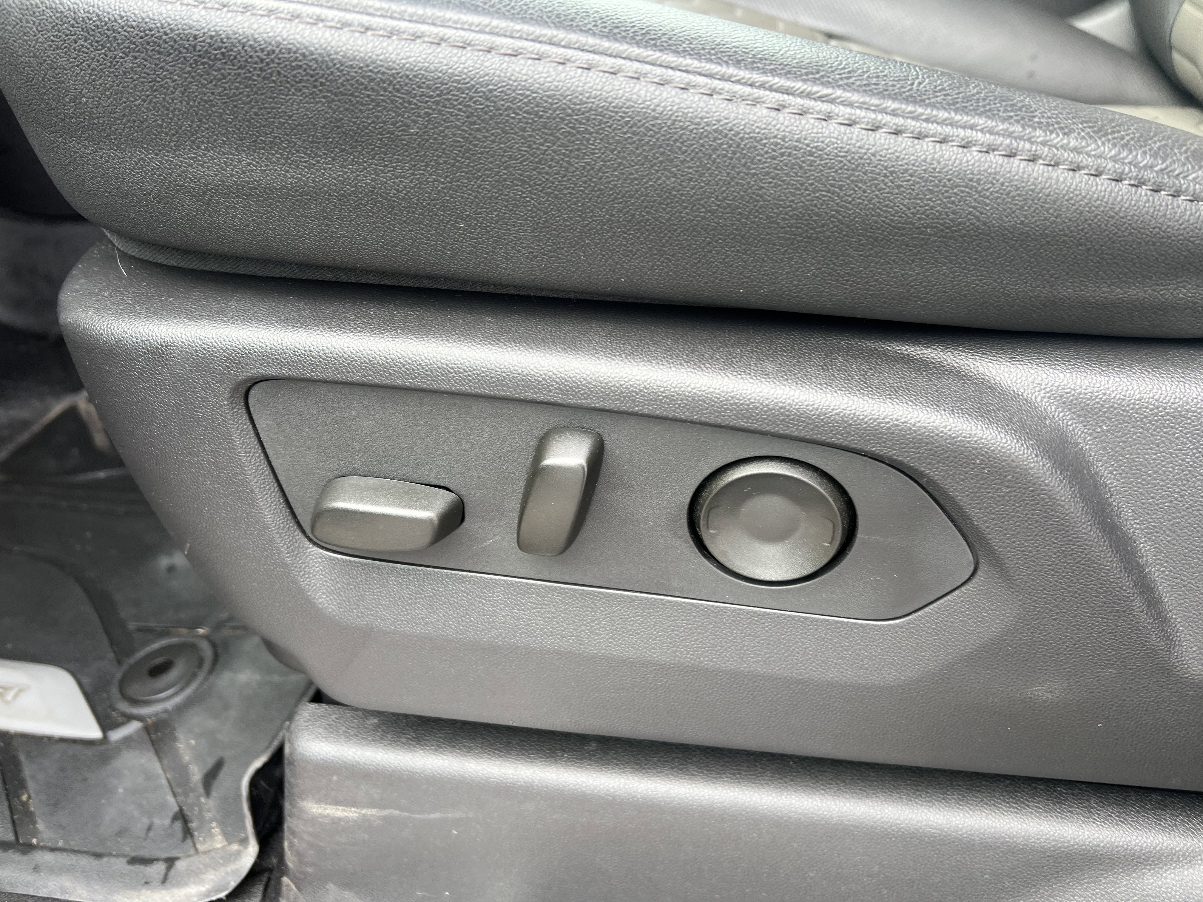 Certified 2024 Chevrolet Silverado 1500 ZR2 w/ Technology Package image 18