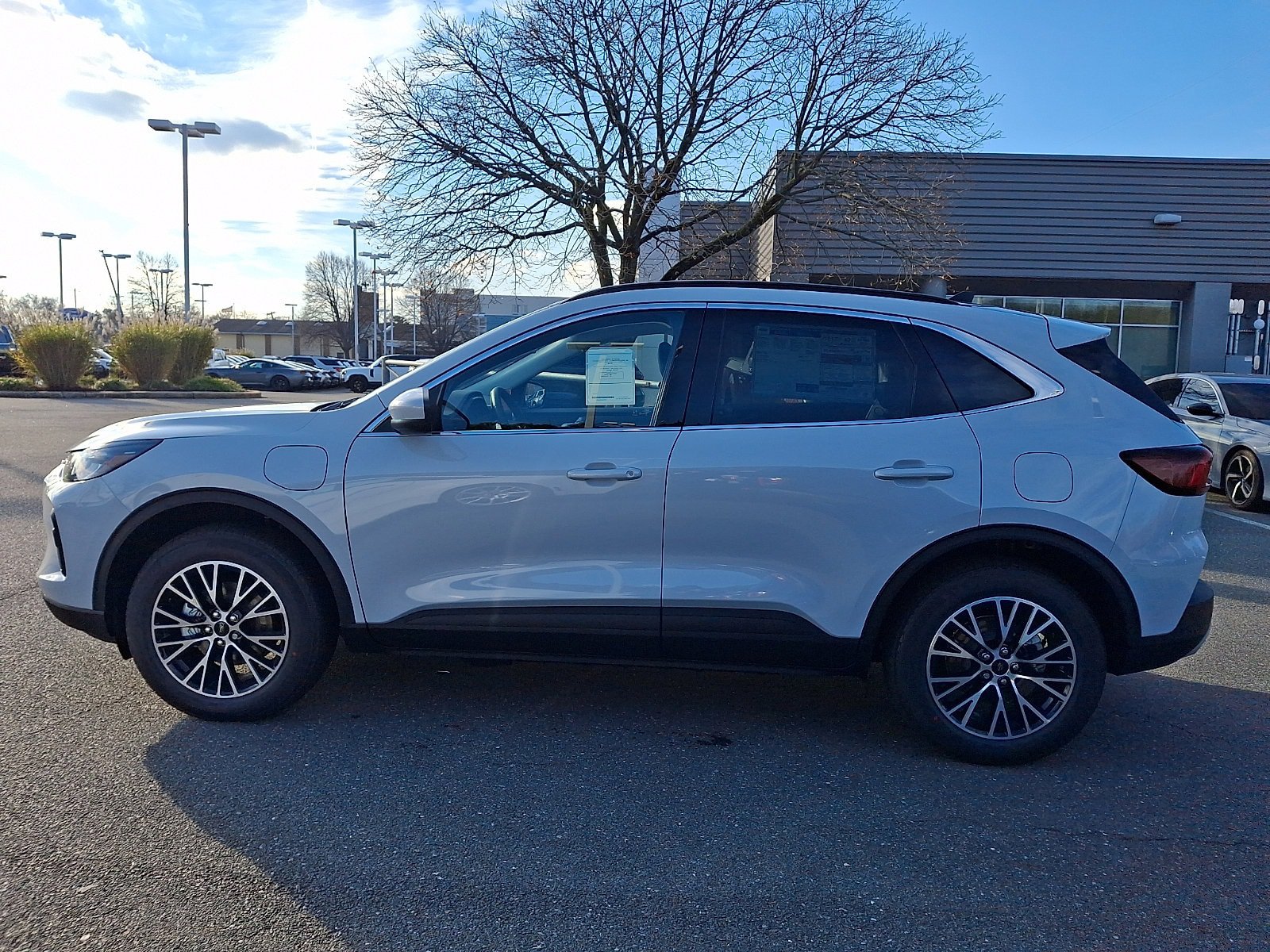 New 2026 Ford Escape SE FWD image 4
