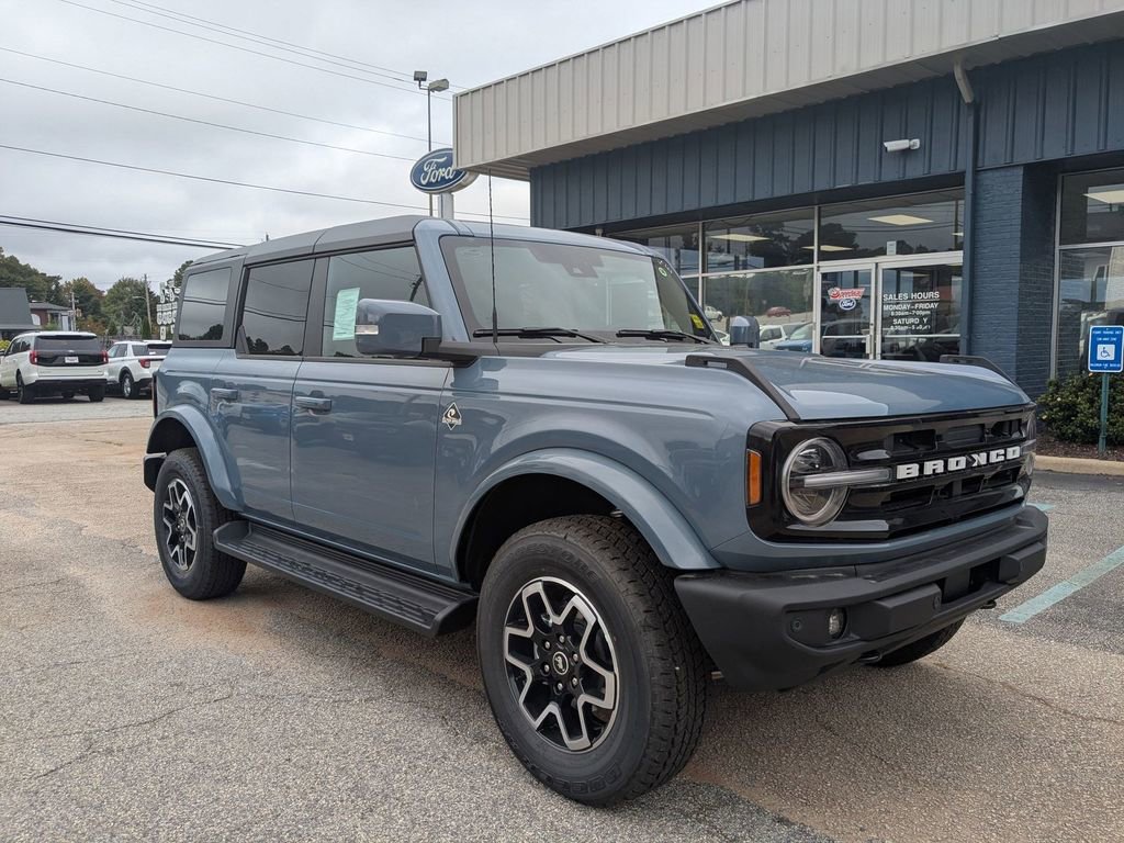 New 2025 Ford Bronco Outer Banks AWD/4WD image 3