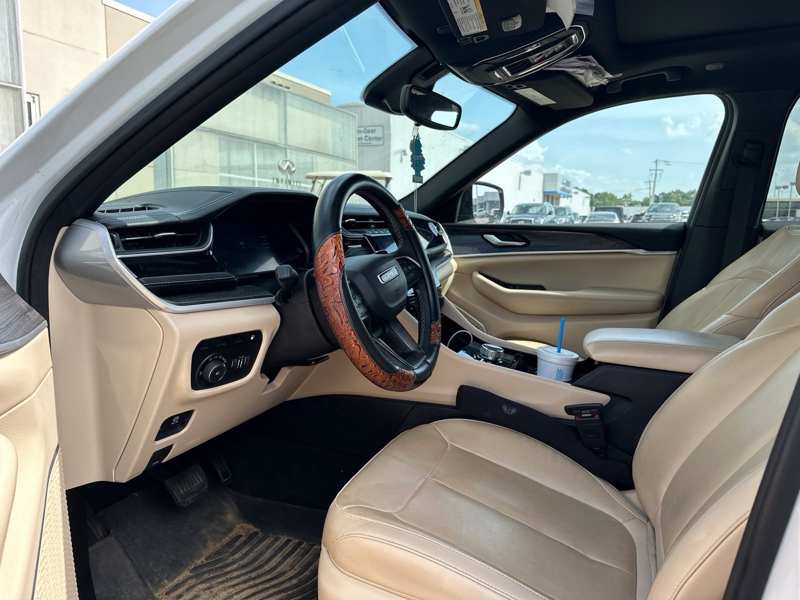 Used 2022 Jeep Grand Cherokee Limited 4xe AWD/4WD image 9