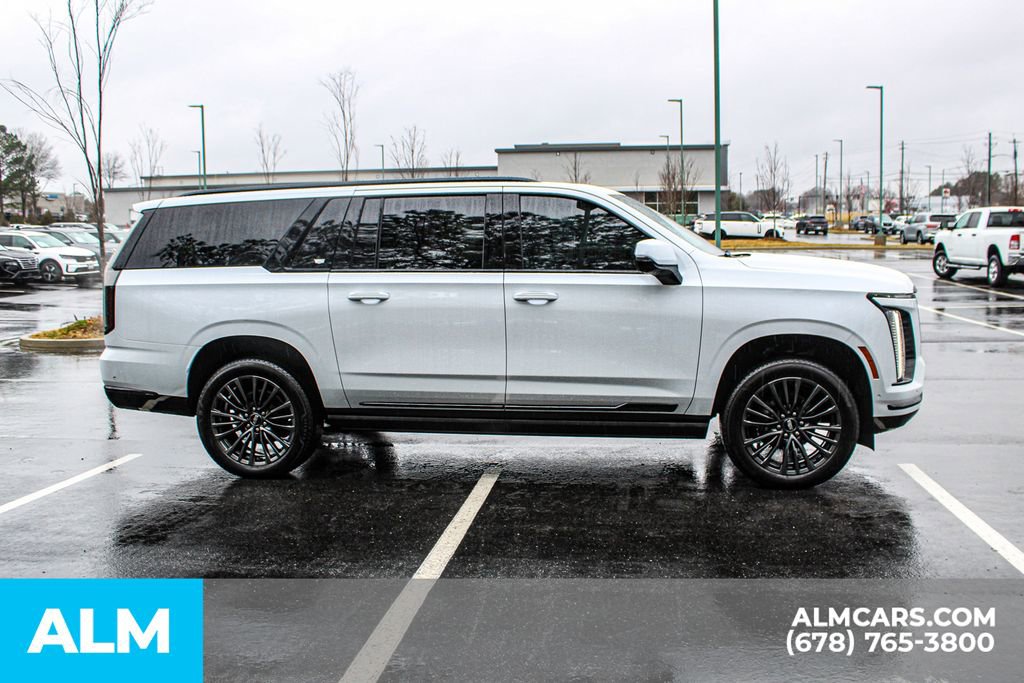 Used 2026 Cadillac Escalade ESV Platinum Sport image 9