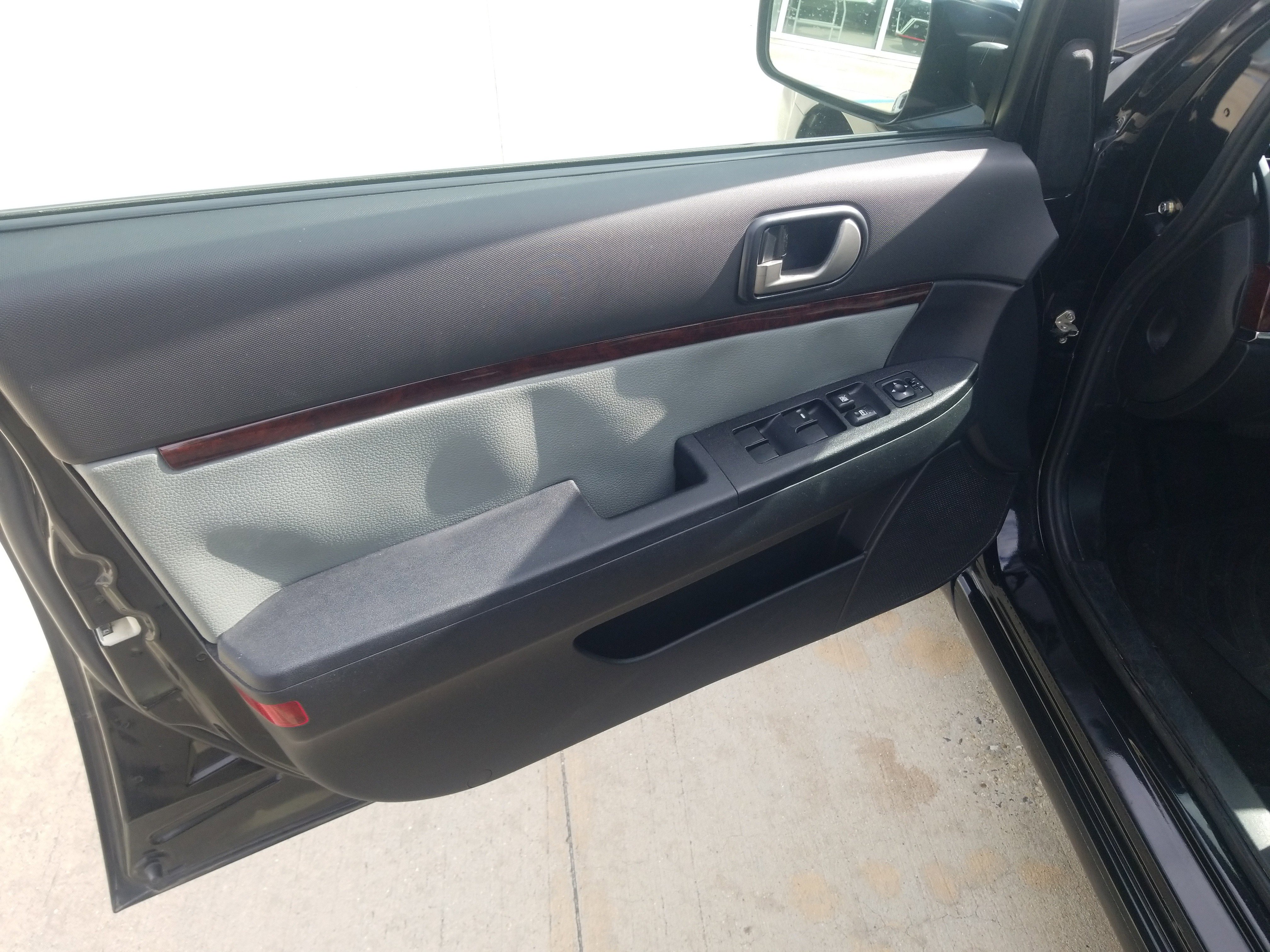 Used 2009 Mitsubishi Galant image 9