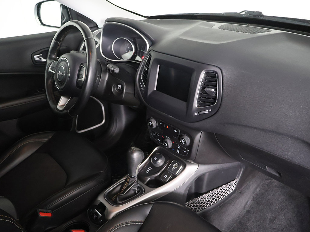 Used 2019 Jeep Compass Latitude w/ Cold Weather Group AWD/4WD image 24