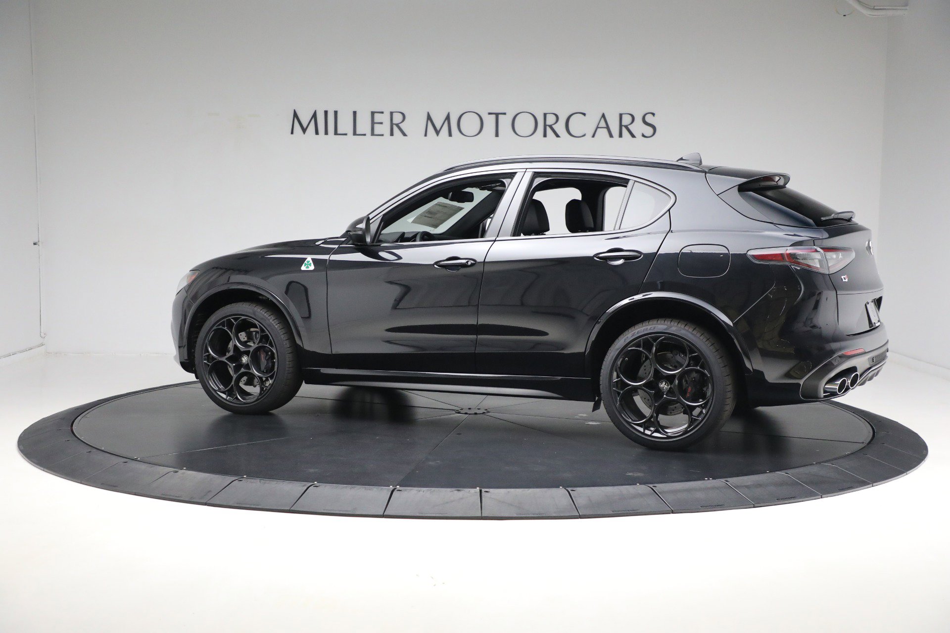 New 2024 Alfa Romeo Stelvio Quadrifoglio w/ Active Assist Plus Package AWD/4WD image 10