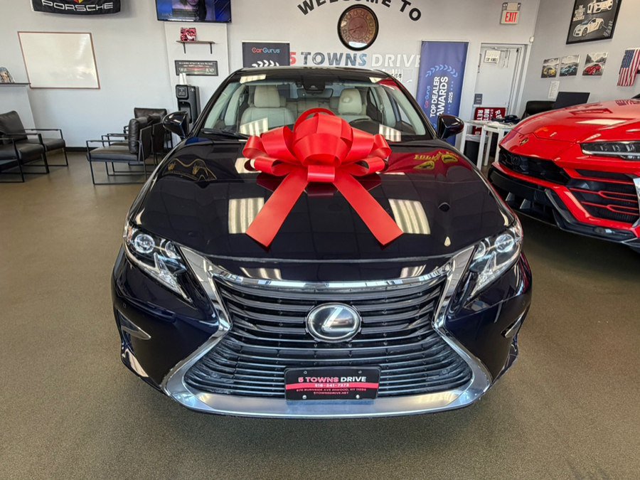 Used 2016 Lexus ES 350 w/ Luxury Package w/Wood Trim FWD image 3