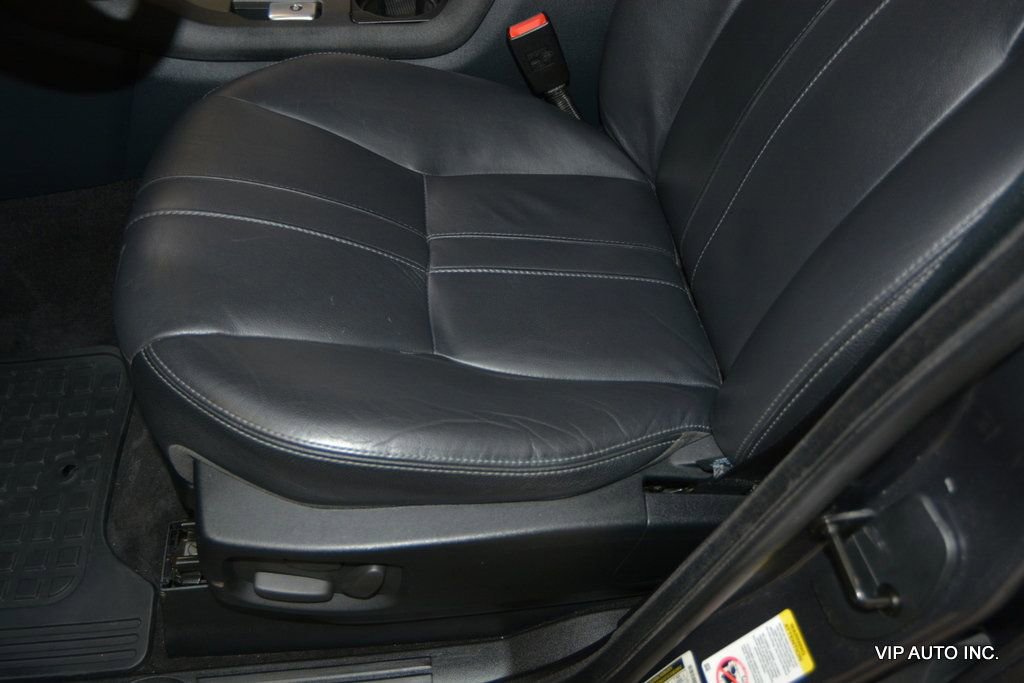 Used 2016 Land Rover LR4 HSE image 17