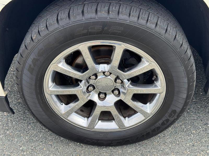 Used 2015 GMC Yukon XL Denali w/ Touring Package image 10