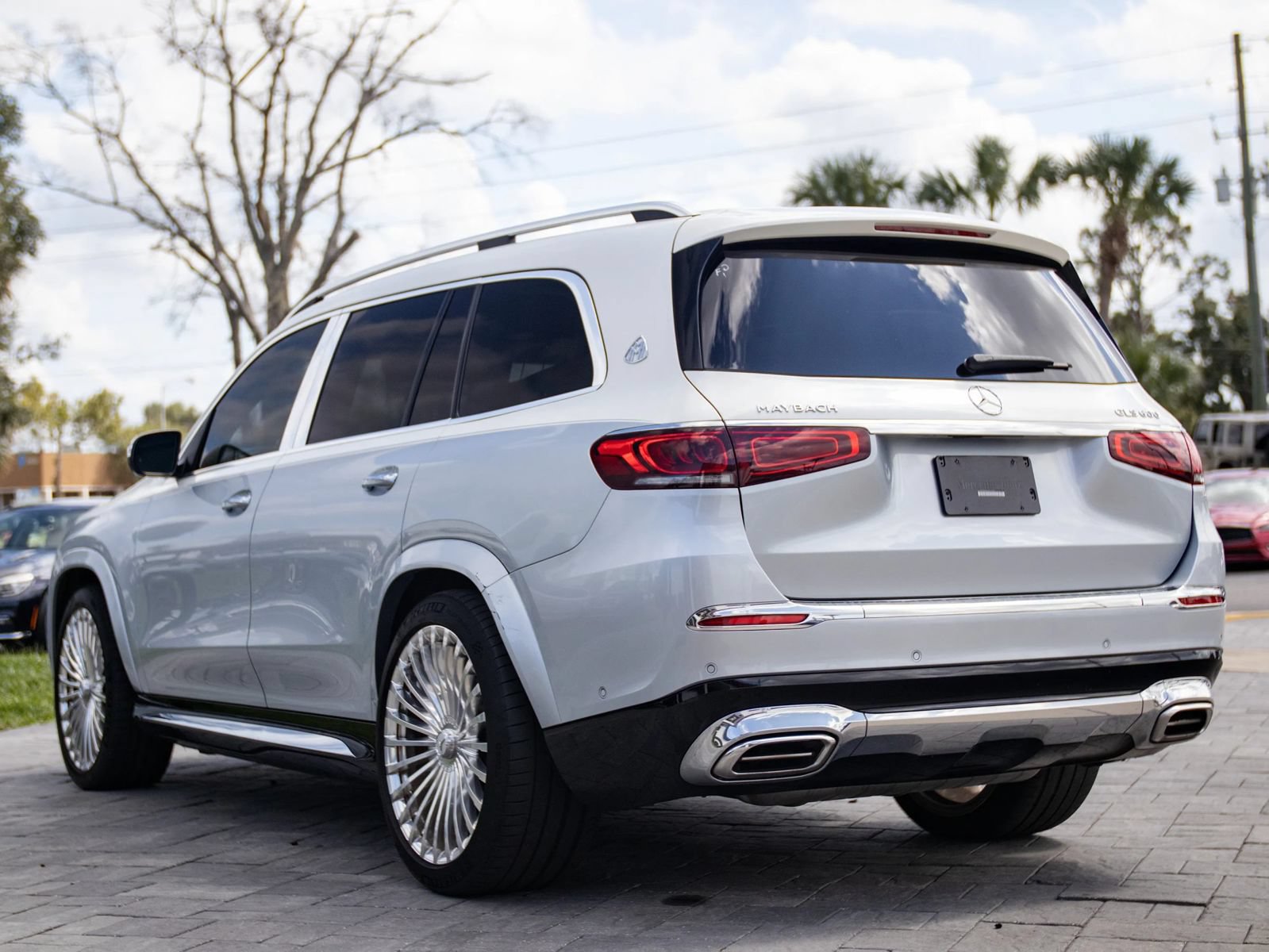 Used 2022 Mercedes-Benz Maybach GLS 600 4MATIC image 12