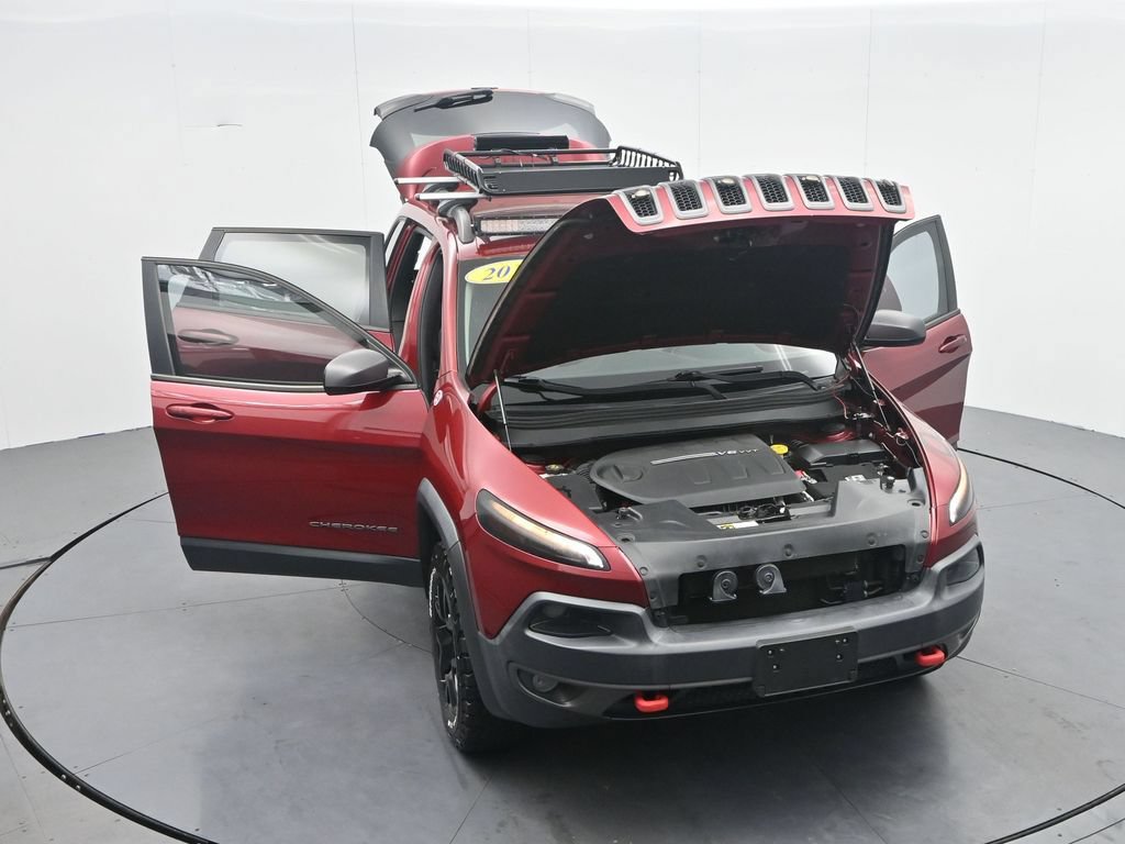 Used 2016 Jeep Cherokee Trailhawk w/ Comfort/Convenience Group AWD/4WD image 40