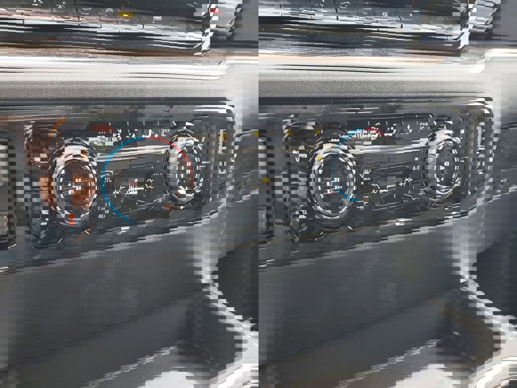 New 2026 Chevrolet Silverado 1500 RST w/ Rally Edition AWD/4WD image 26