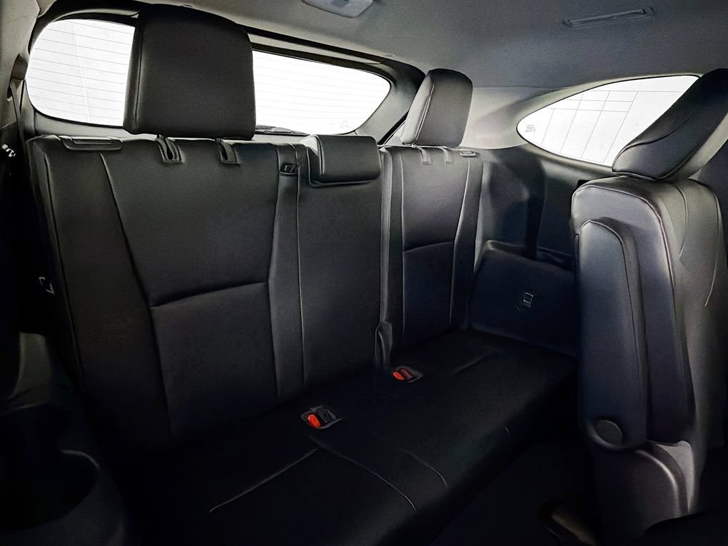 Used 2021 Toyota Highlander XLE AWD/4WD image 22