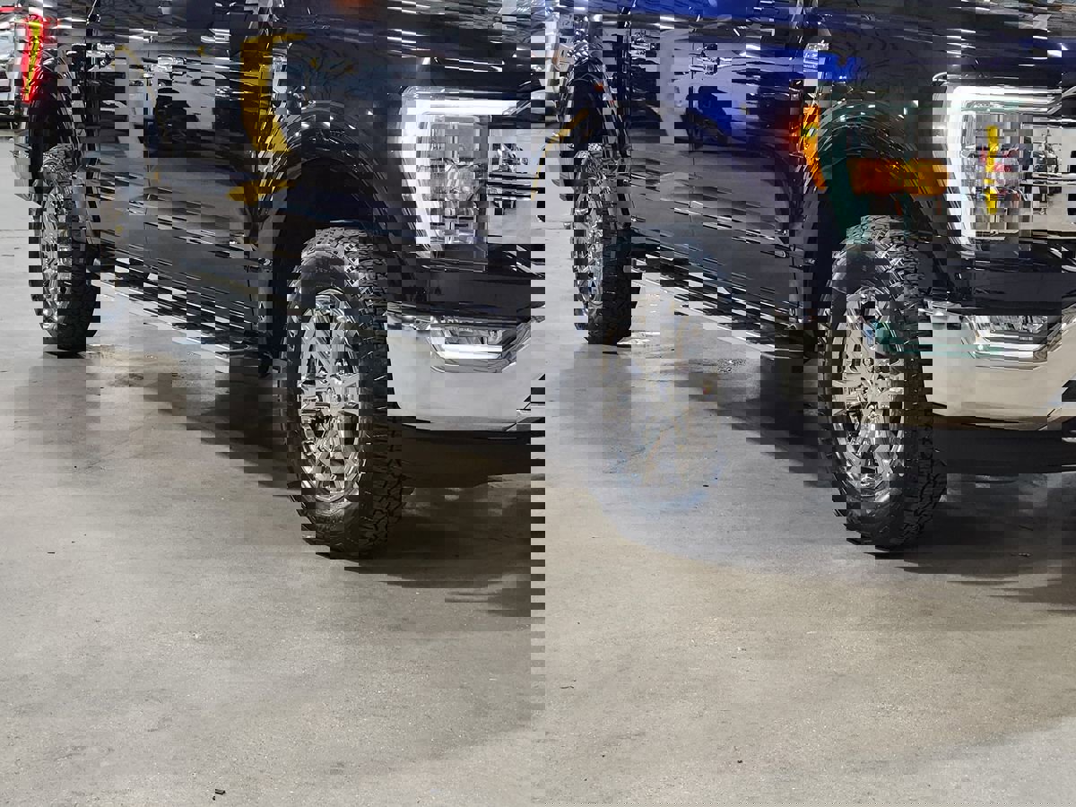 Used 2023 Ford F150 Lariat w/ Trailer Tow Package image 16