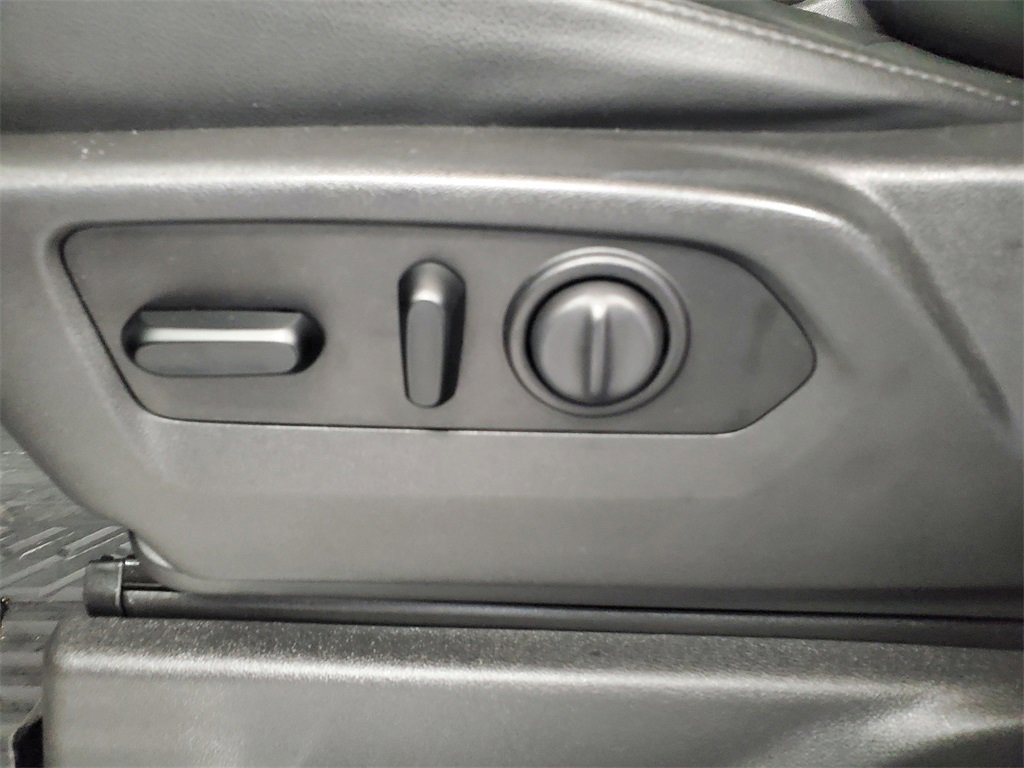 Used 2020 Chevrolet Silverado 1500 LT Trail Boss w/ Midnight Edition image 7