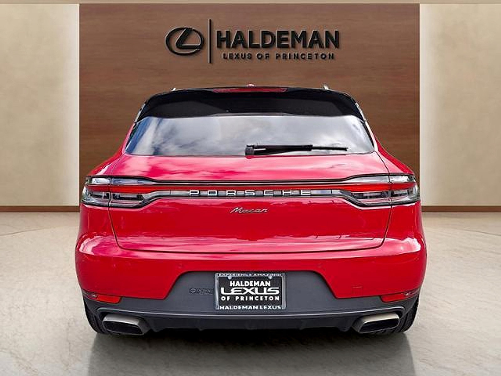 Used 2020 Porsche Macan AWD/4WD image 5