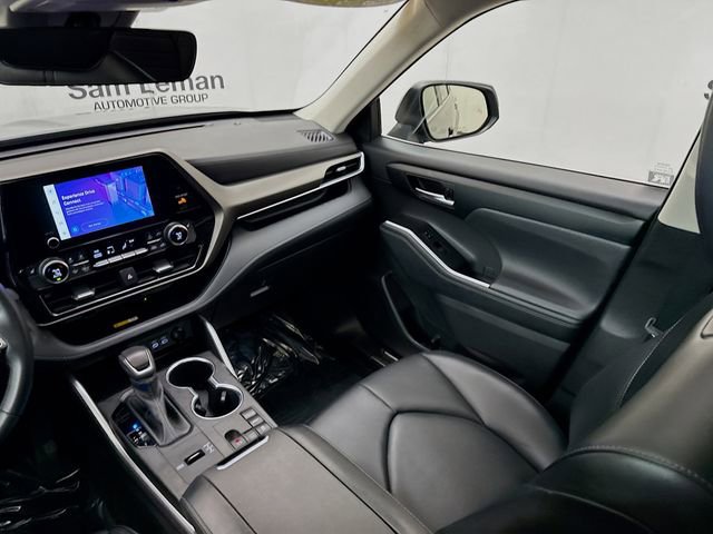 Used 2023 Toyota Highlander XLE image 24