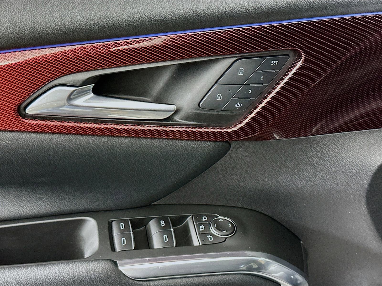 Used 2025 Chevrolet Traverse RS image 19