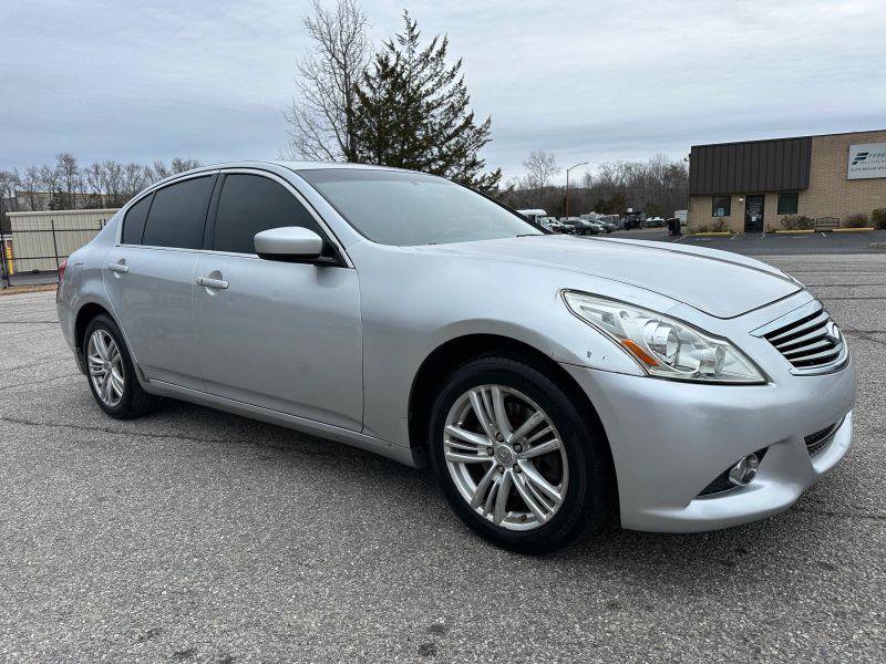 Used 2011 INFINITI G25 x w/ Moonroof Pkg AWD/4WD image 2