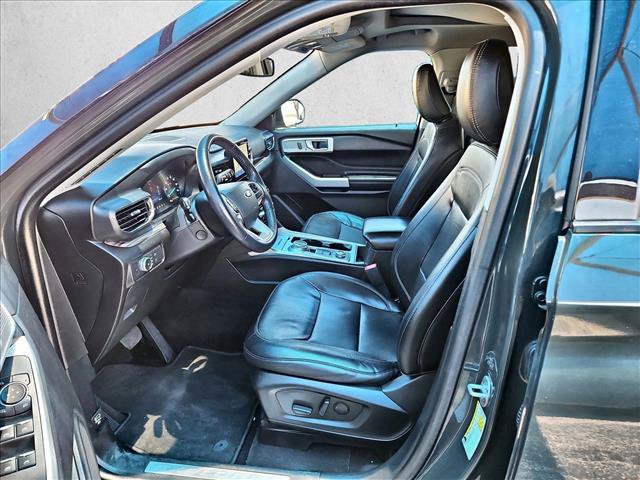 Used 2022 Ford Explorer Limited w/ Equipment Group 301A AWD/4WD image 16