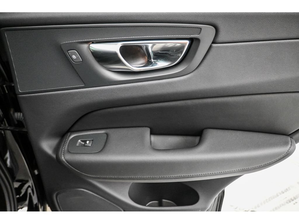 Used 2025 Volvo XC60 T8 Plus w/ Protection Package Premier AWD/4WD image 21
