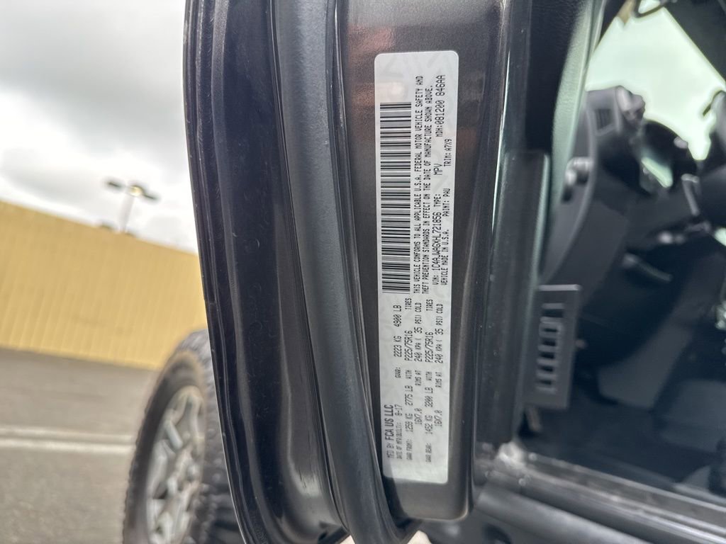 Used 2017 Jeep Wrangler Sport AWD/4WD image 12