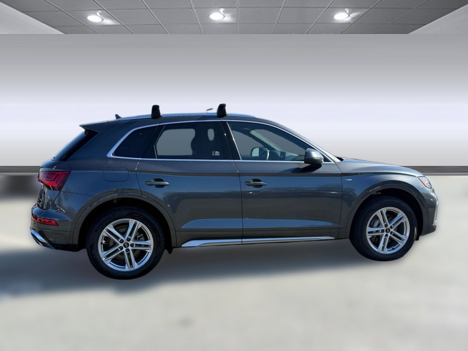 Used 2023 Audi Q5 e Premium w/ Convenience Package image 38