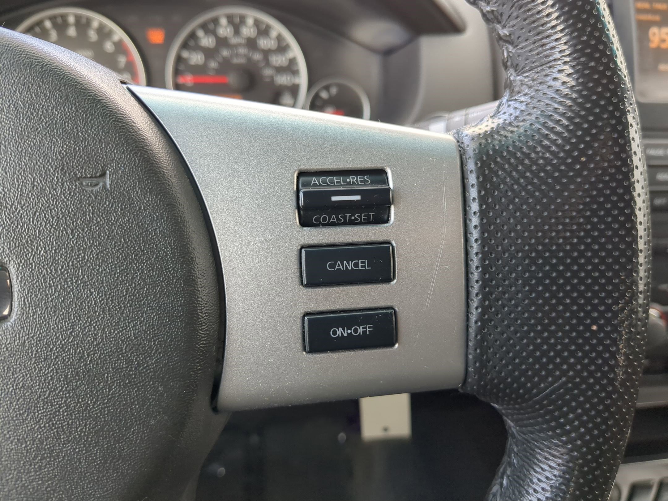 Used 2011 Nissan Pathfinder SV w/ Protection Pkg image 20