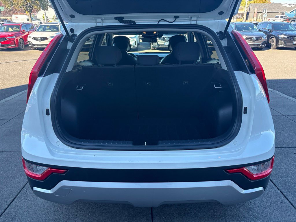 Used 2025 Kia Niro LX FWD image 31