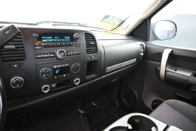 Used 2009 Chevrolet Silverado 1500 LT w/ Power Pack Plus AWD/4WD image 17