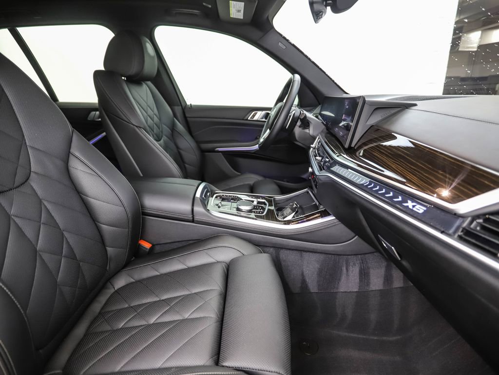 Used 2024 BMW X5 xDrive50e w/ Parking Assistance Package image 31