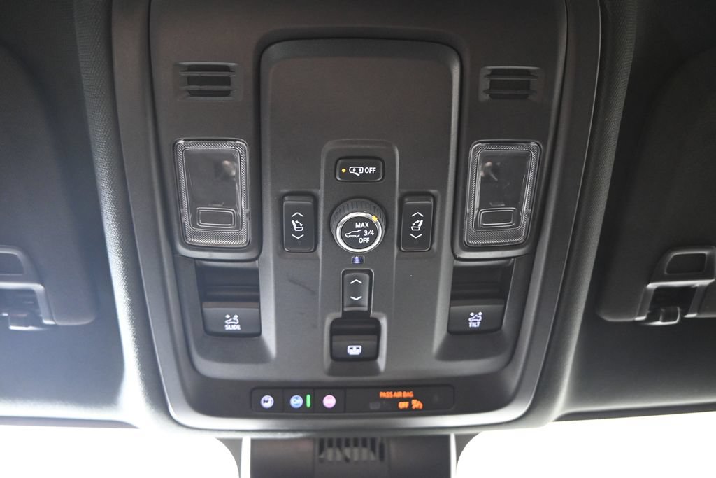 Used 2025 GMC Yukon Denali w/ Sun & Power Step Package AWD/4WD image 35