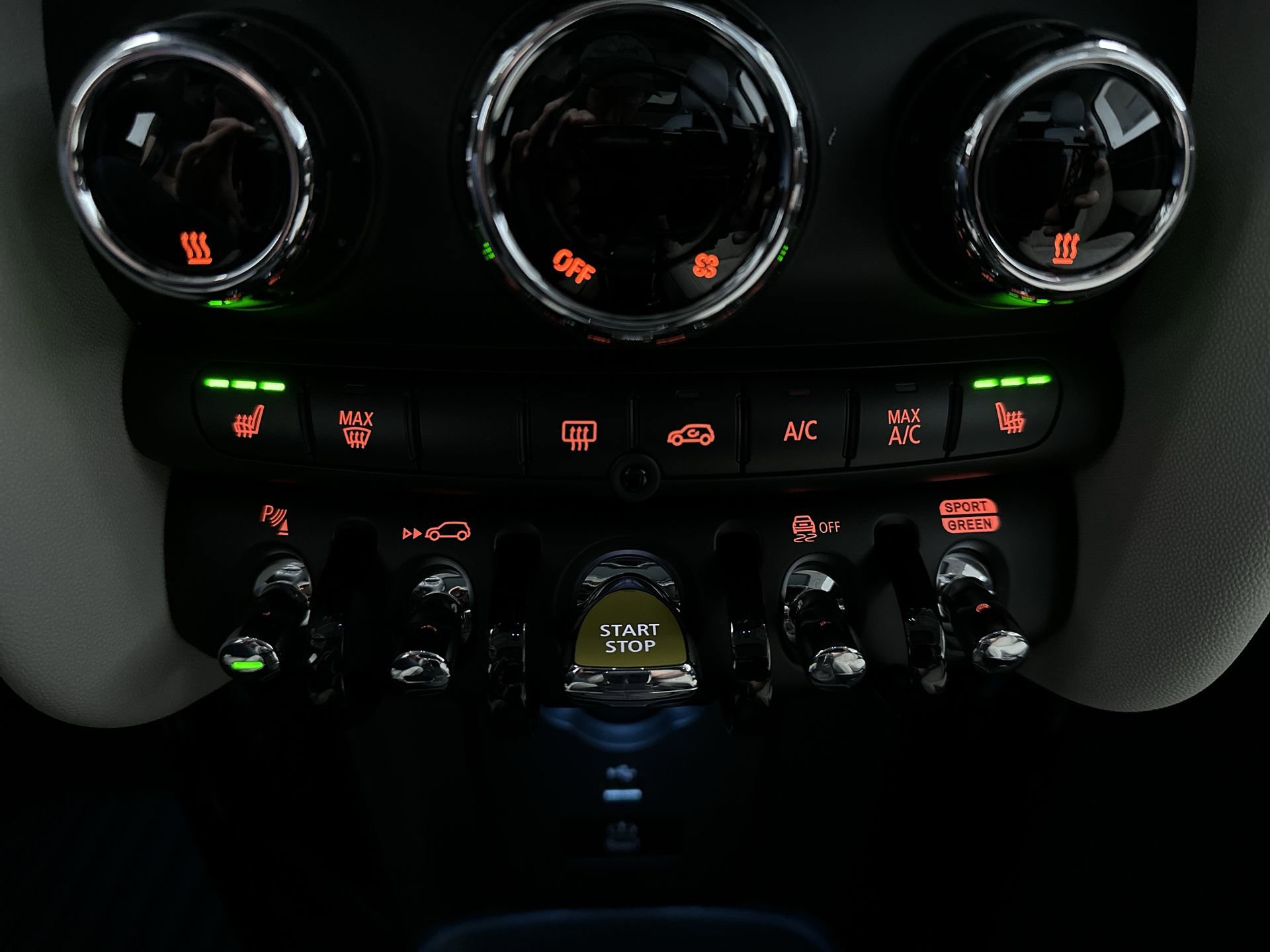 Certified 2024 MINI Cooper SE FWD image 22