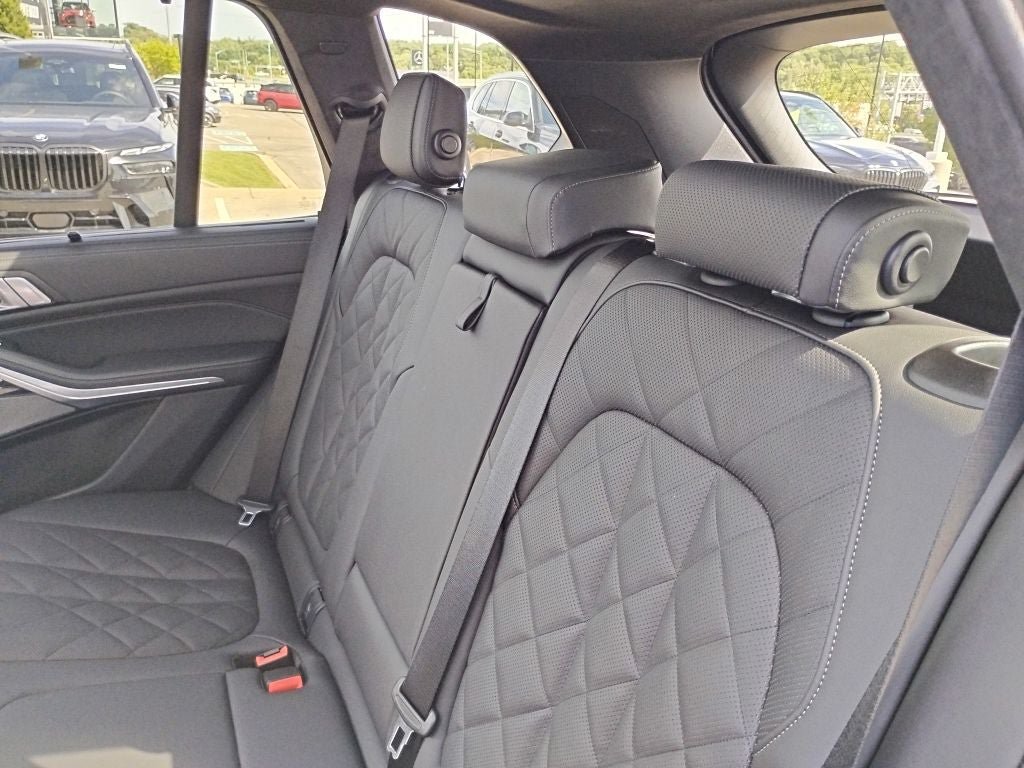 Used 2026 BMW X5 xDrive40i w/ Executive Package AWD/4WD image 16
