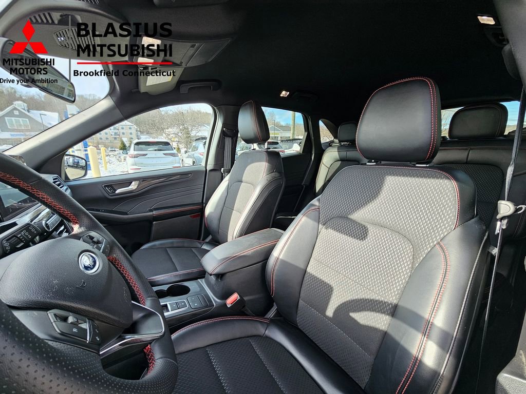 Used 2025 Ford Escape ST-Line image 9