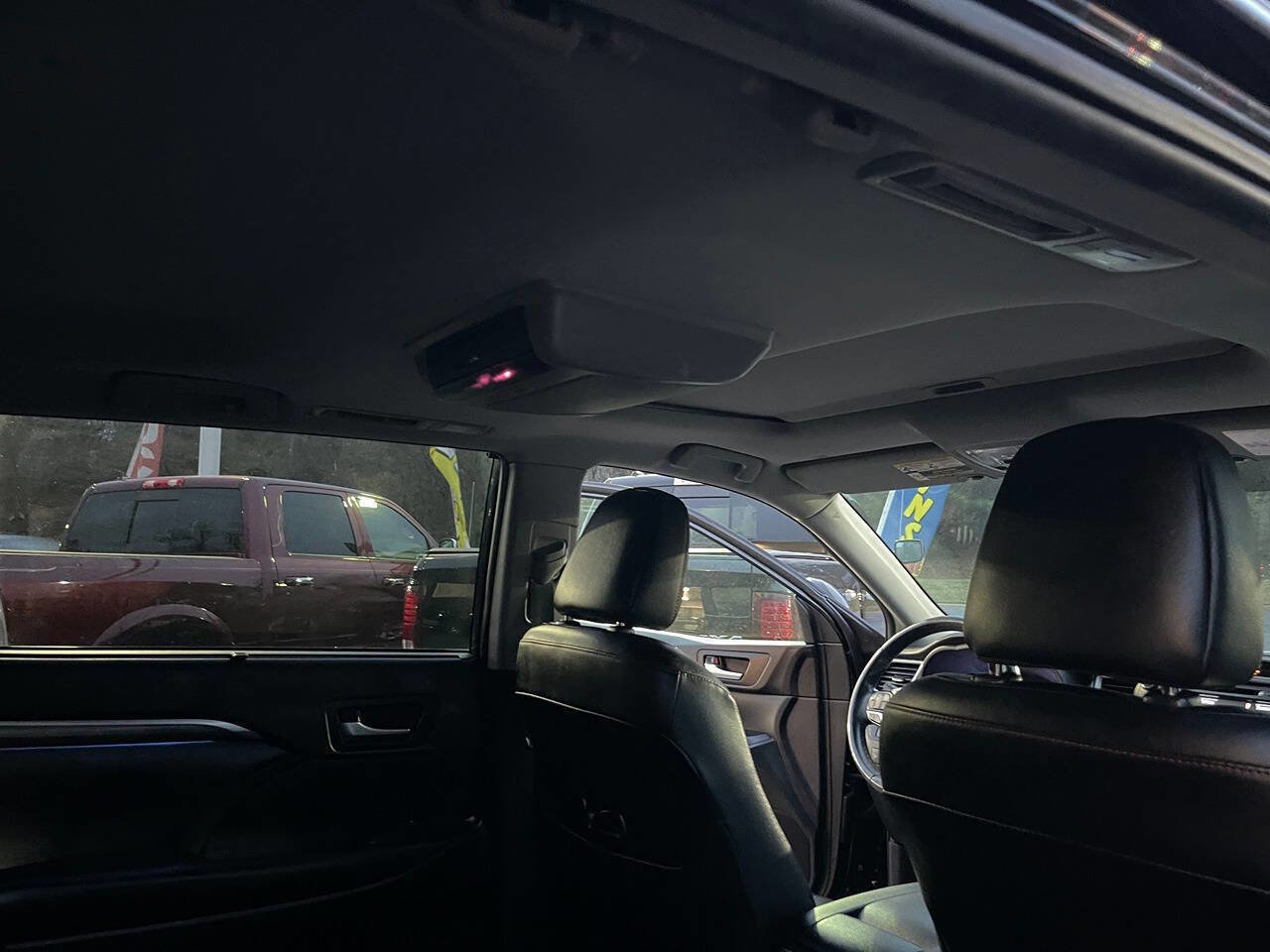 Used 2019 Toyota Highlander SE AWD/4WD image 33